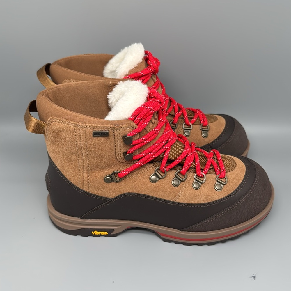 UGG‎ Tan Waterproof Vibram Sole Shearling Hiking Boots 1158221 Women’s Sz 7 New